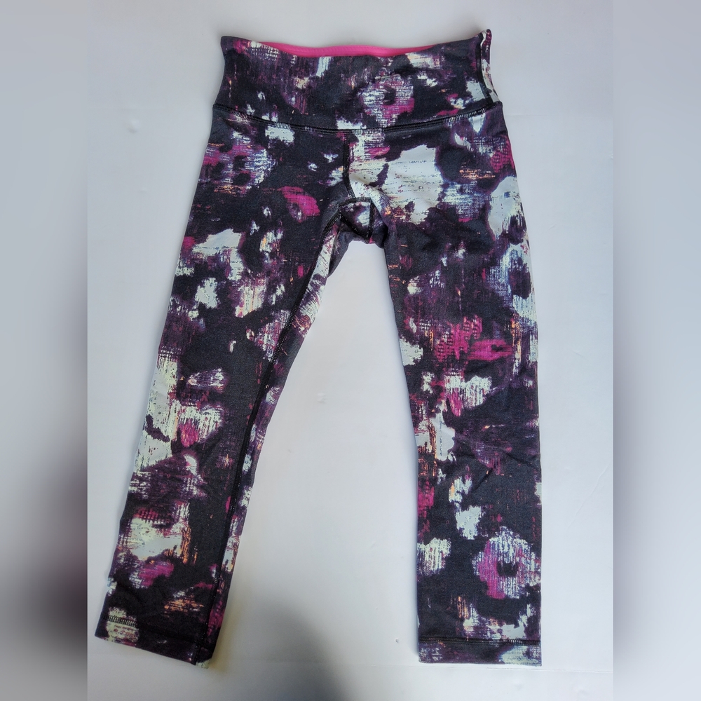 Lululemon Wunder Undercrop III legging size 6